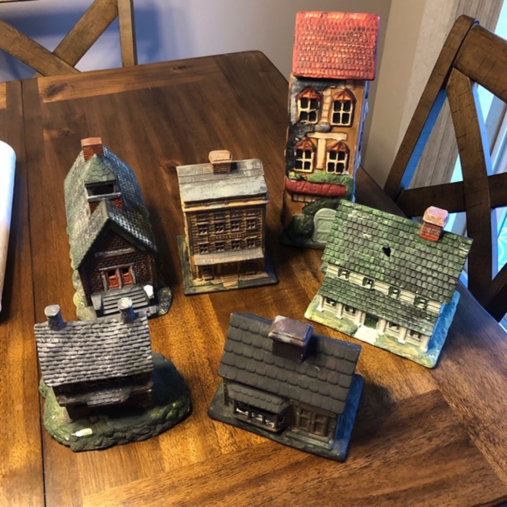 6 Piece Village Bundle + Free Gift!
